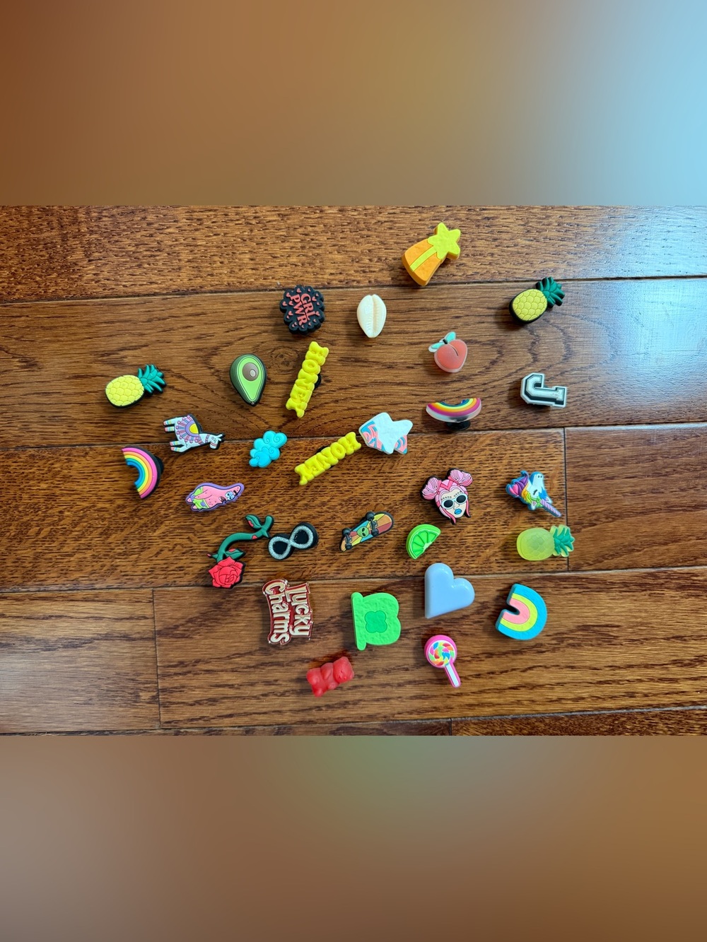 CROCS Colorful Assorted Jibbitz Shoe Charms - Blue Green Pink Yellow Red